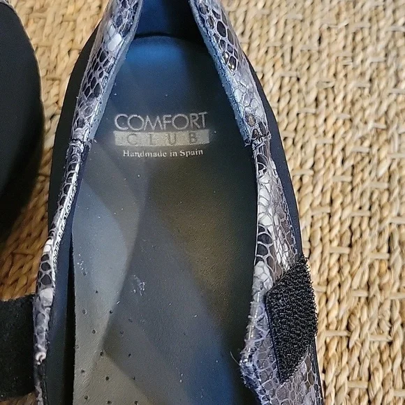 COMFORT CLUB leather snakeskin mary jane wedge shoes. EU size 41 or US 10.5/11.